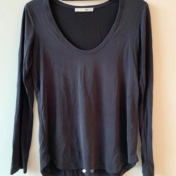 Aritzia Scoop neck Long Sleeved T-shirt - Picture 1 of 2